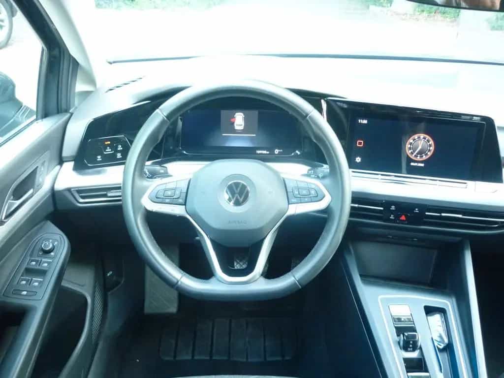 Volkswagen Golf VIII Variant Life eTSI Kamera 05/2021-photo-4