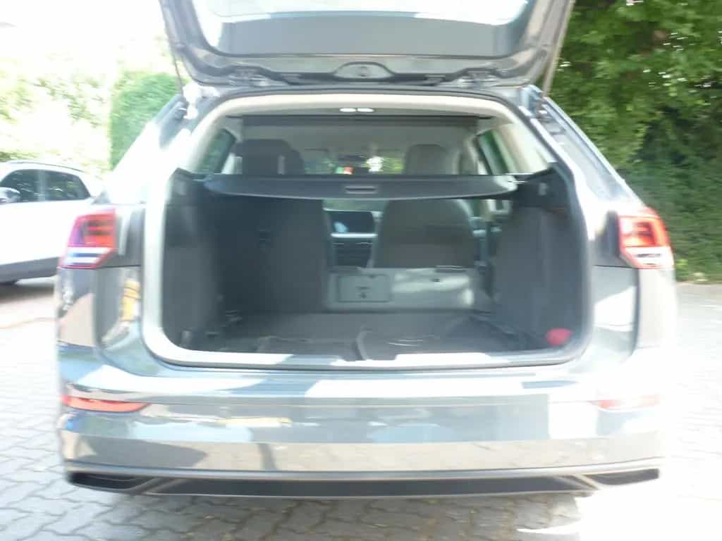 Volkswagen Golf VIII Variant Life eTSI Kamera 05/2021-photo-6