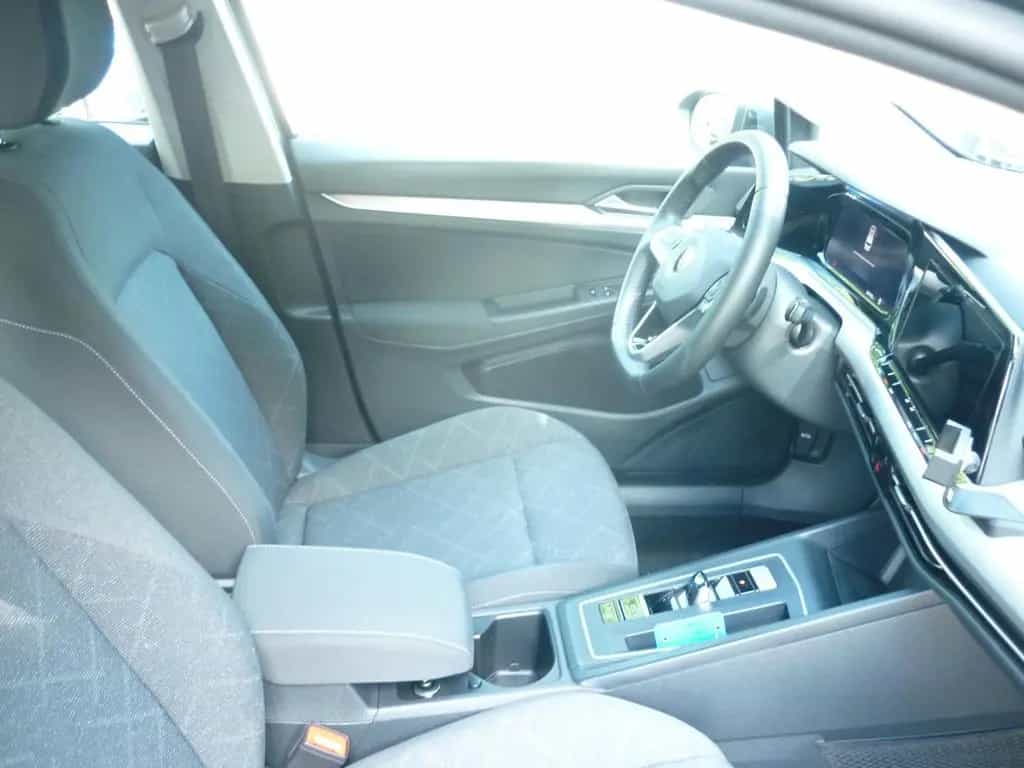 Volkswagen Golf VIII Variant Life eTSI Kamera 05/2021-photo-8