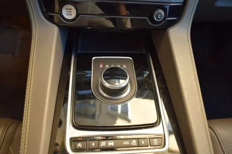 Jaguar F-Pace 3.0 D V6 300 CV AWD aut. R-Sport 09/2016-photo-10