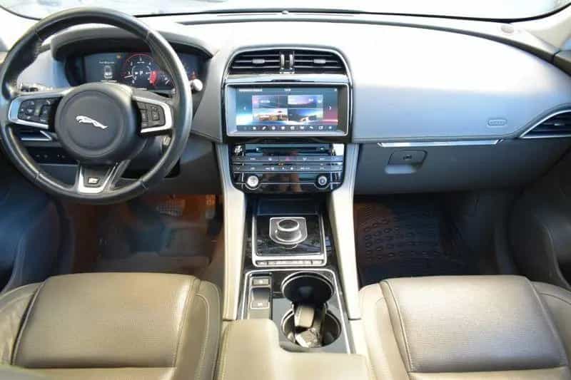 Jaguar F-Pace 3.0 D V6 300 CV AWD aut. R-Sport 09/2016-photo-8
