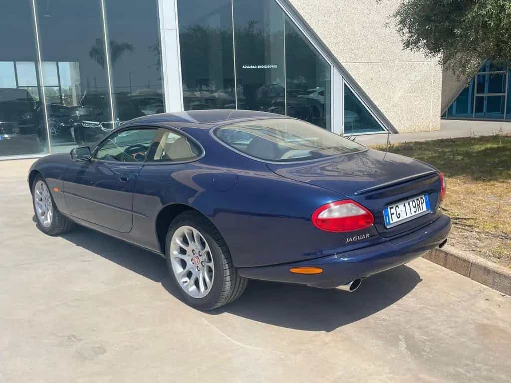 Jaguar XKR 4.0 363cv coupe 01/2000-photo-2