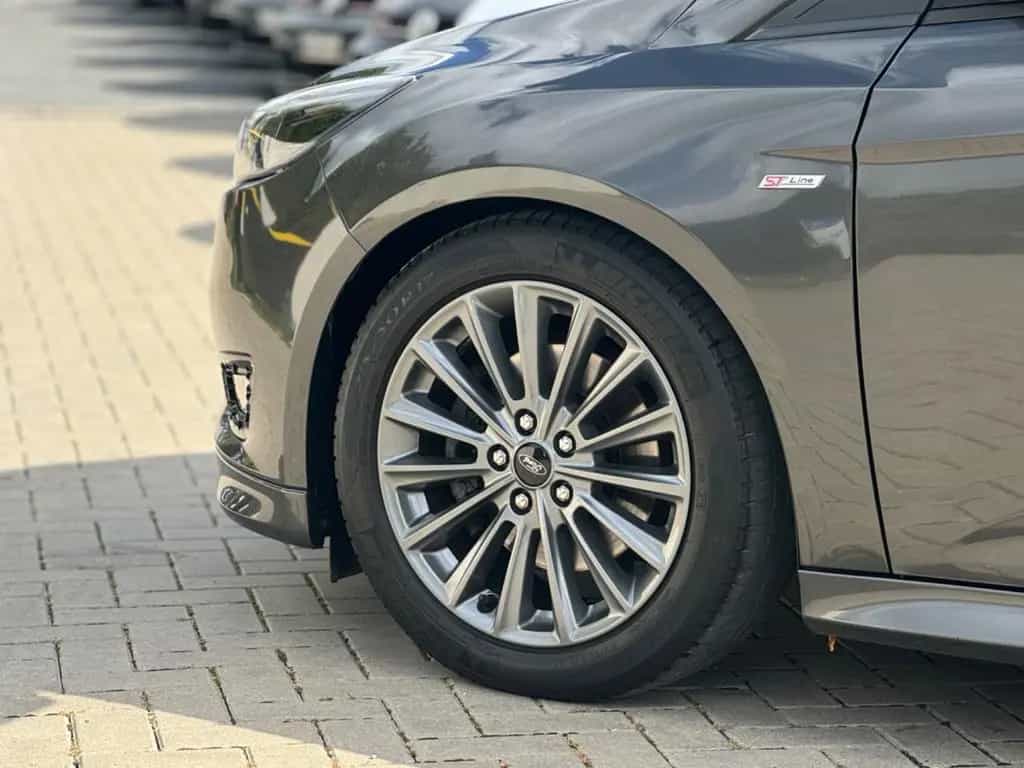 Ford Focus Lim. ST-Line*SYNC*LED*KEYLESS* 03/2018-photo-8