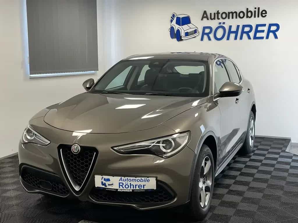 Alfa Romeo Stelvio 2.0 Turbo Super Q4 Navi Kamera Xenon H&K 03/2018-photo-0