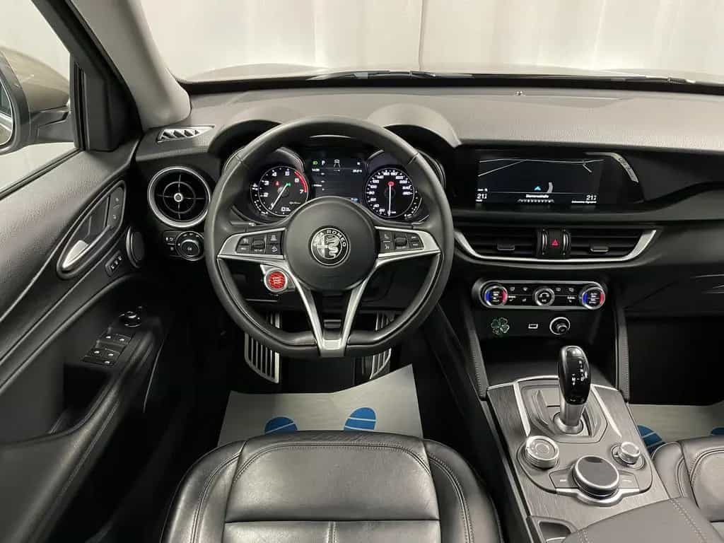 Alfa Romeo Stelvio 2.0 Turbo Super Q4 Navi Kamera Xenon H&K 03/2018-photo-12
