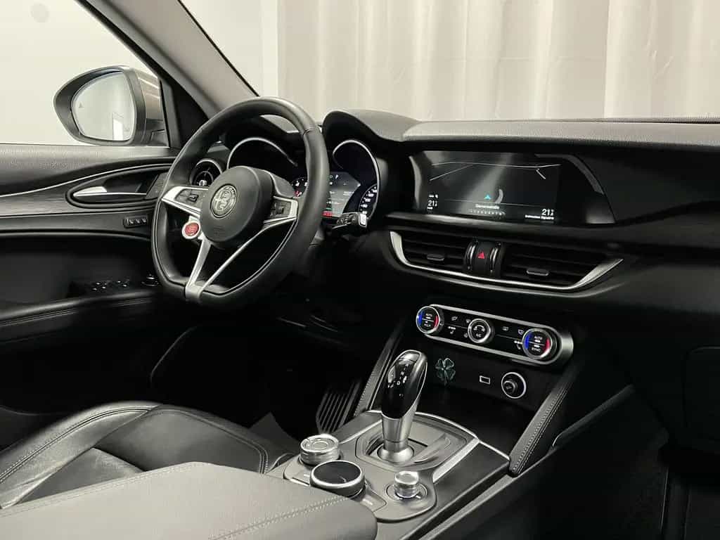 Alfa Romeo Stelvio 2.0 Turbo Super Q4 Navi Kamera Xenon H&K 03/2018-photo-18