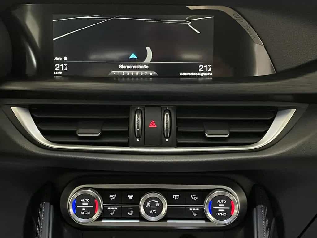 Alfa Romeo Stelvio 2.0 Turbo Super Q4 Navi Kamera Xenon H&K 03/2018-photo-19
