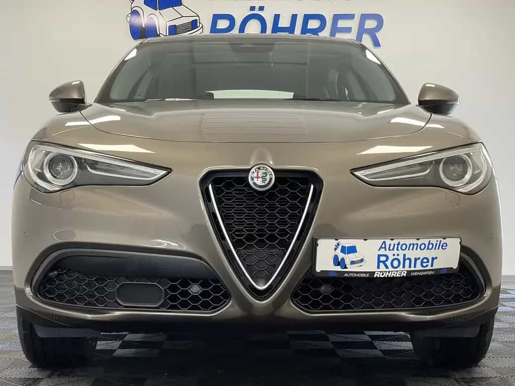 Alfa Romeo Stelvio 2.0 Turbo Super Q4 Navi Kamera Xenon H&K 03/2018-photo-2