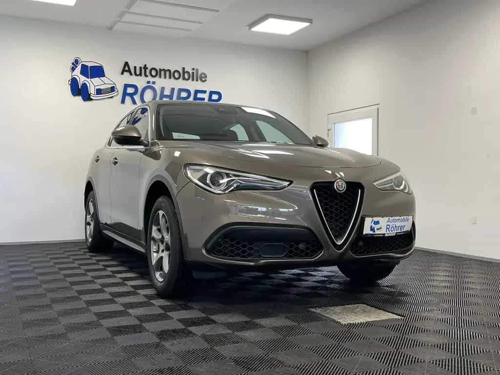 Alfa Romeo Stelvio 2.0 Turbo Super Q4 Navi Kamera Xenon H&K 03/2018-photo-27