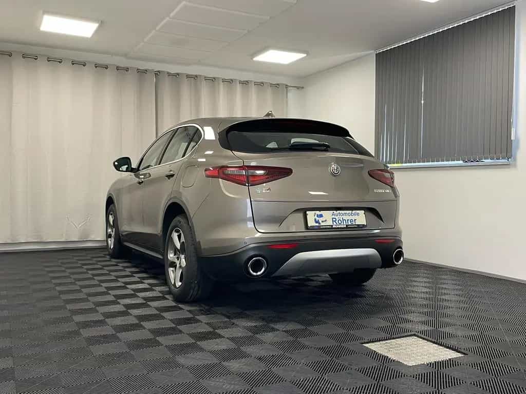 Alfa Romeo Stelvio 2.0 Turbo Super Q4 Navi Kamera Xenon H&K 03/2018-photo-29