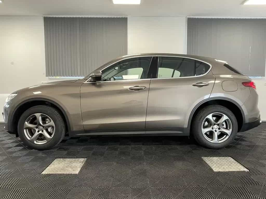 Alfa Romeo Stelvio 2.0 Turbo Super Q4 Navi Kamera Xenon H&K 03/2018-photo-4
