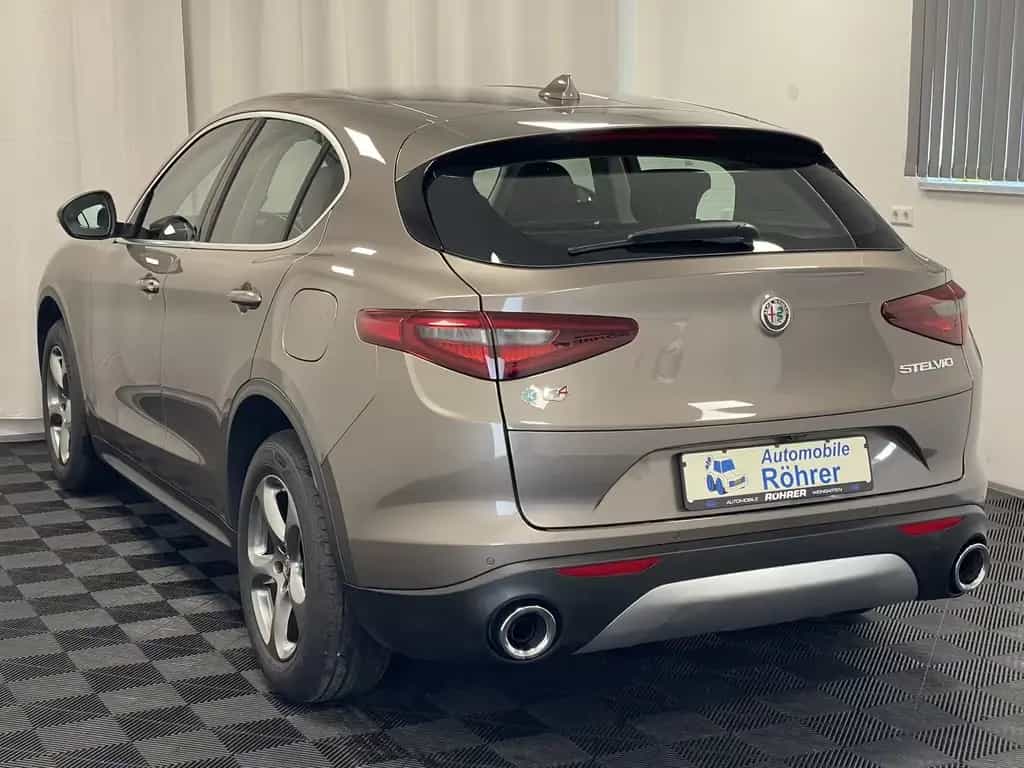Alfa Romeo Stelvio 2.0 Turbo Super Q4 Navi Kamera Xenon H&K 03/2018-photo-5