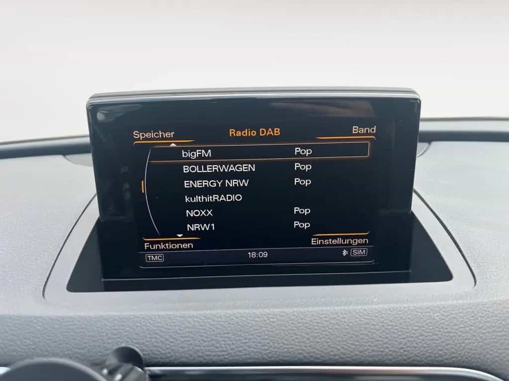 Audi Q3 1.4 TFSI XENON*NAVI*PDC*AHK*SZHG 04/2017-photo-10