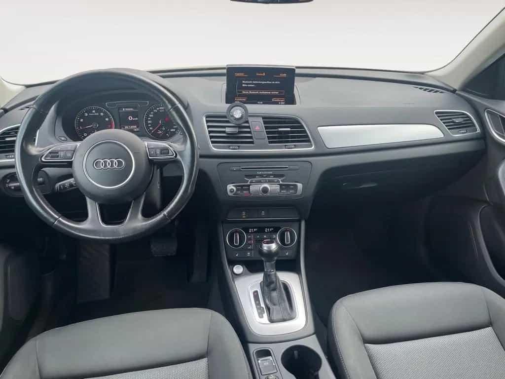 Audi Q3 1.4 TFSI XENON*NAVI*PDC*AHK*SZHG 04/2017-photo-6