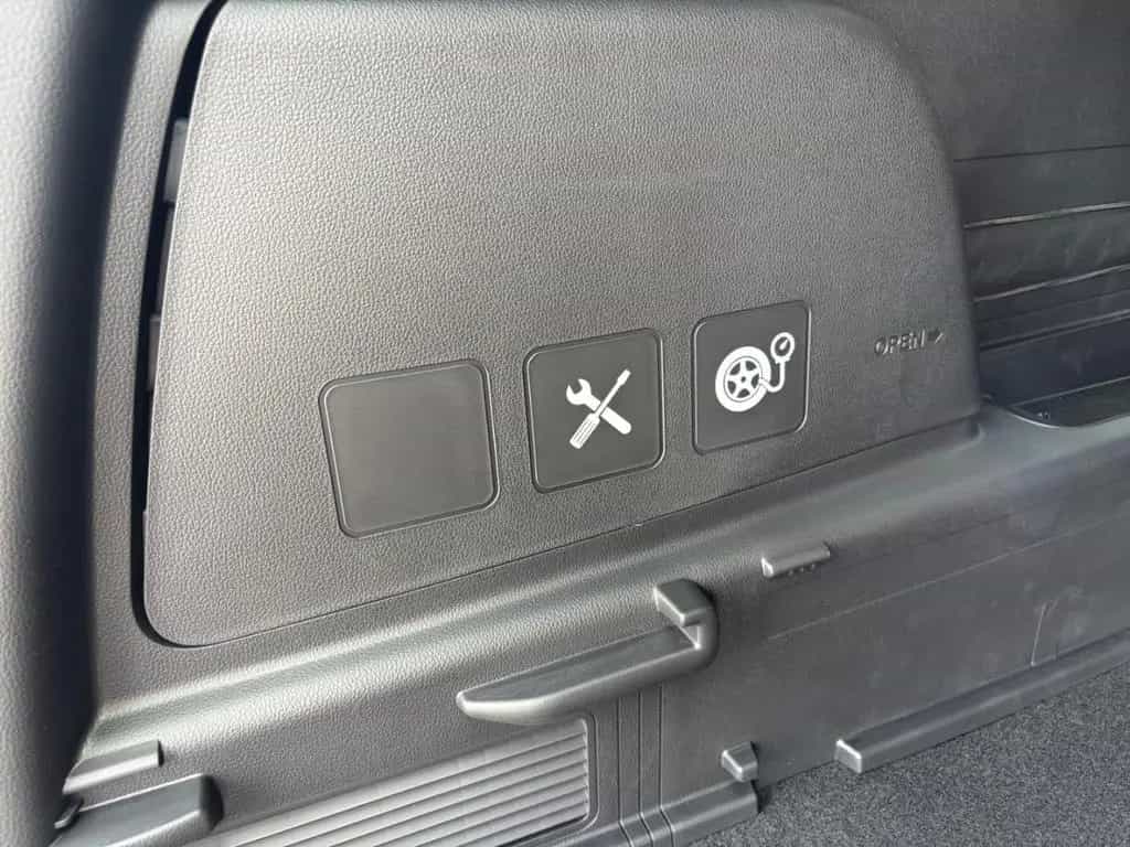 KGM Rexton 2.2 e-XDi 202PSAWD 8G/AT Lux EU6e 3,5T AL 07/2025-photo-25