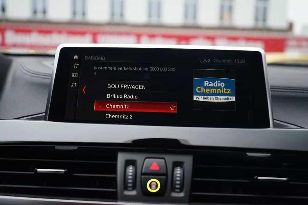 BMW X2 sDrive 18 d Advantage Plus LED Navi Tempomat 05/2020-photo-20