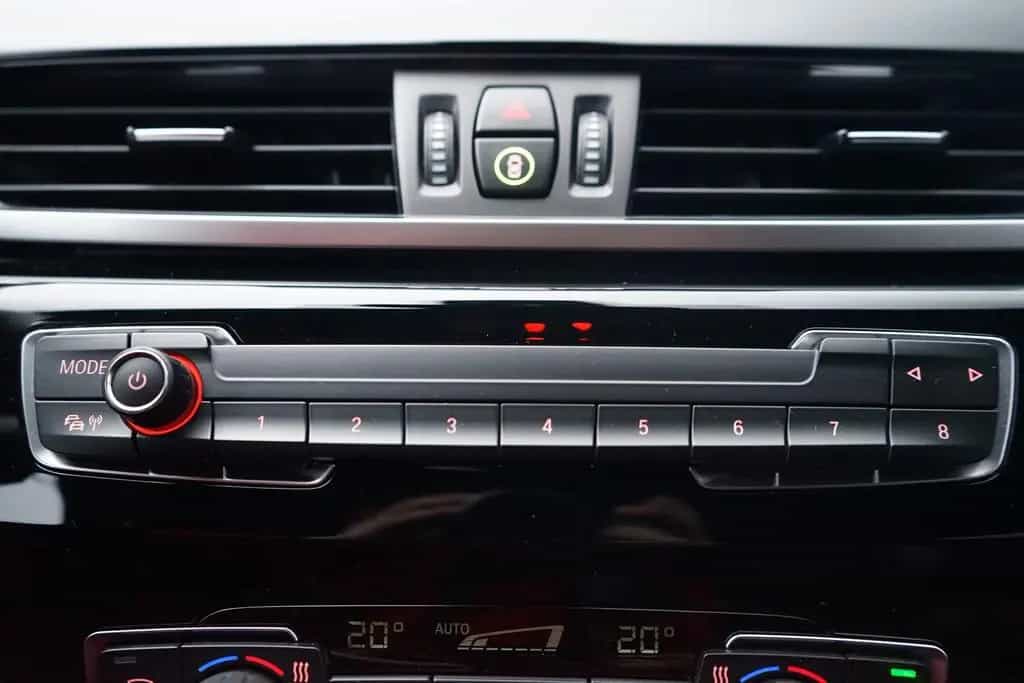 BMW X2 sDrive 18 d Advantage Plus LED Navi Tempomat 05/2020-photo-21