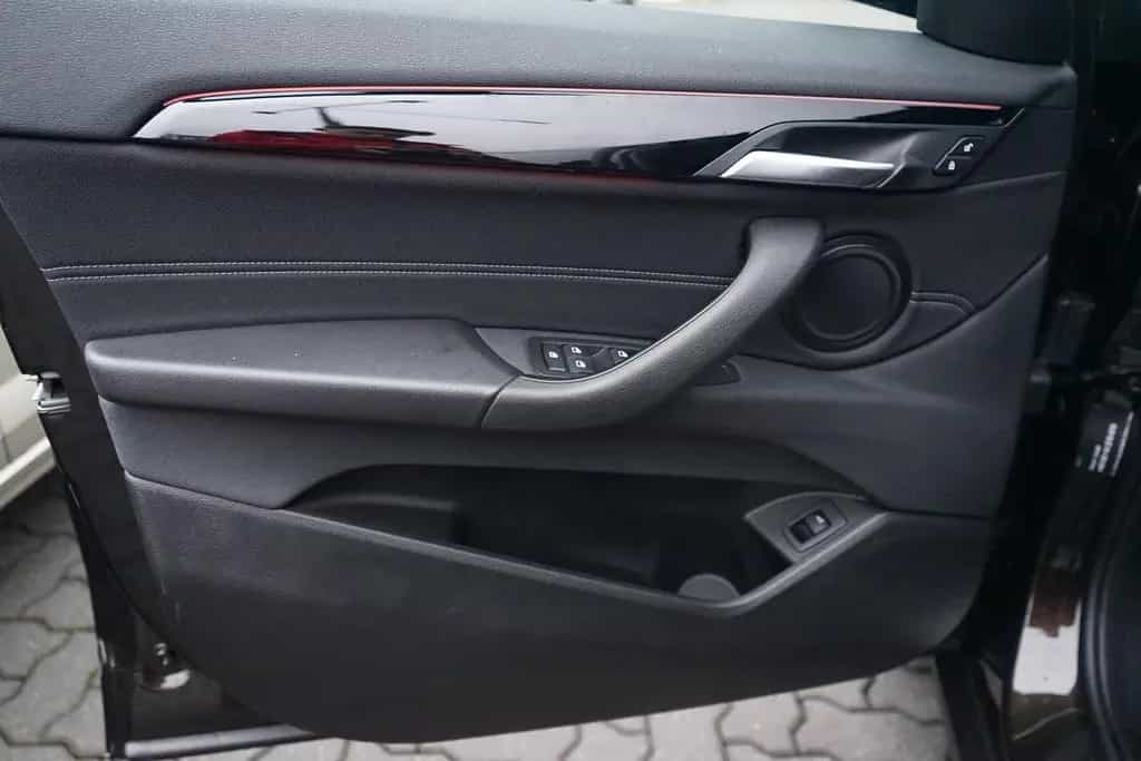 BMW X2 sDrive 18 d Advantage Plus LED Navi Tempomat 05/2020-photo-27
