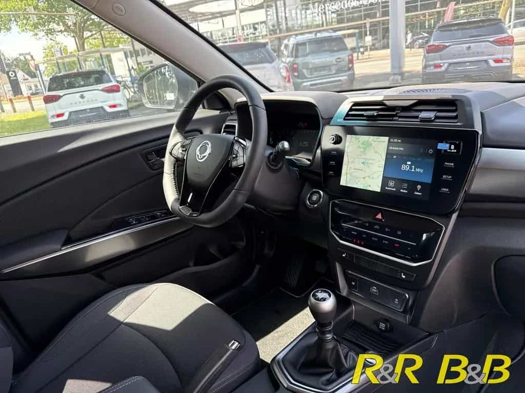 KGM Tivoli Black 1.5 GDI NAVI+CARPLAY+KAMERA+SHZ+LHZ 07/2025-photo-11