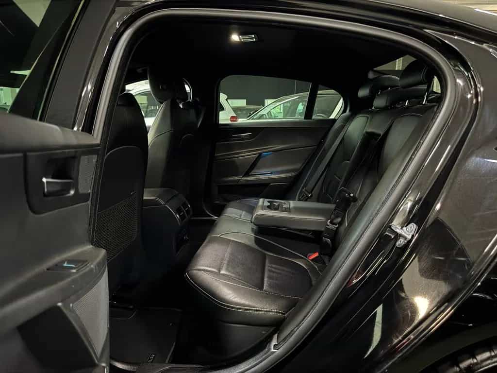 Jaguar XE 2.0 d 8GT LANDMARK R-SPORT BLACK EDITION VOLL 01/2019-photo-11