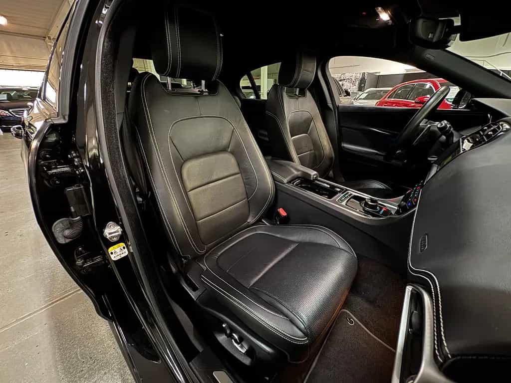 Jaguar XE 2.0 d 8GT LANDMARK R-SPORT BLACK EDITION VOLL 01/2019-photo-14