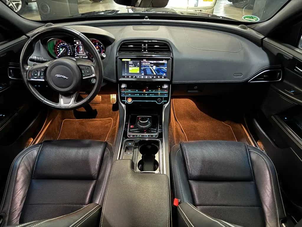 Jaguar XE 2.0 d 8GT LANDMARK R-SPORT BLACK EDITION VOLL 01/2019-photo-16
