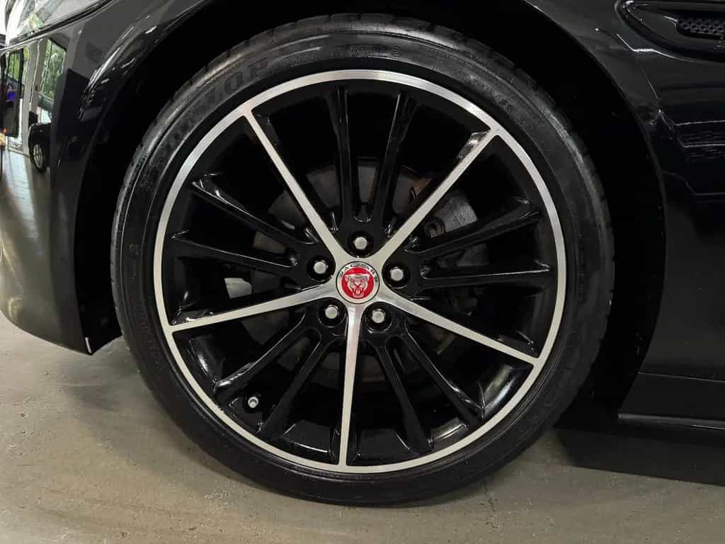 Jaguar XE 2.0 d 8GT LANDMARK R-SPORT BLACK EDITION VOLL 01/2019-photo-18