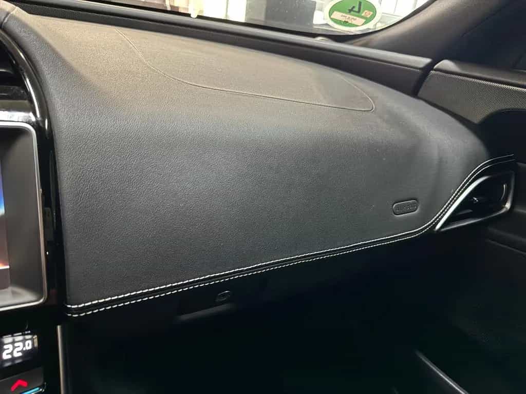 Jaguar XE 2.0 d 8GT LANDMARK R-SPORT BLACK EDITION VOLL 01/2019-photo-27