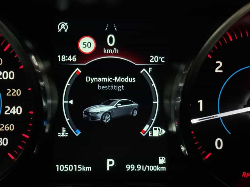 Jaguar XE 2.0 d 8GT LANDMARK R-SPORT BLACK EDITION VOLL 01/2019-photo-32