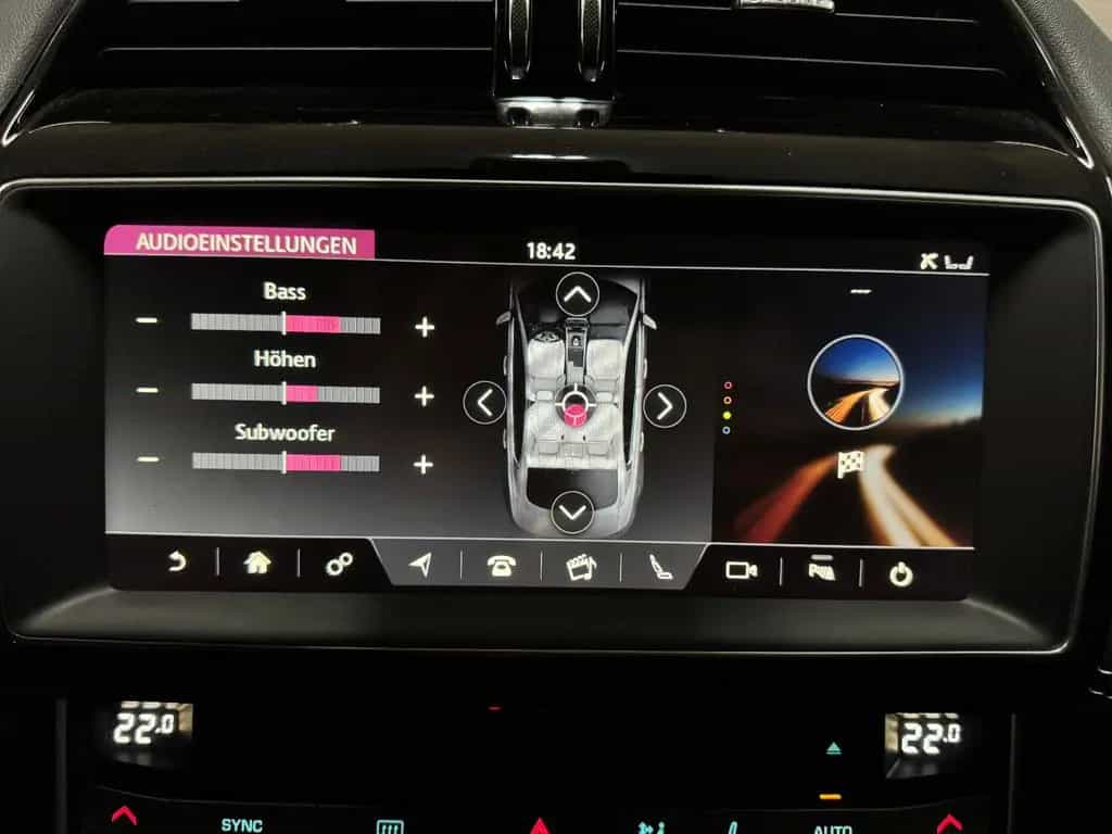 Jaguar XE 2.0 d 8GT LANDMARK R-SPORT BLACK EDITION VOLL 01/2019-photo-44
