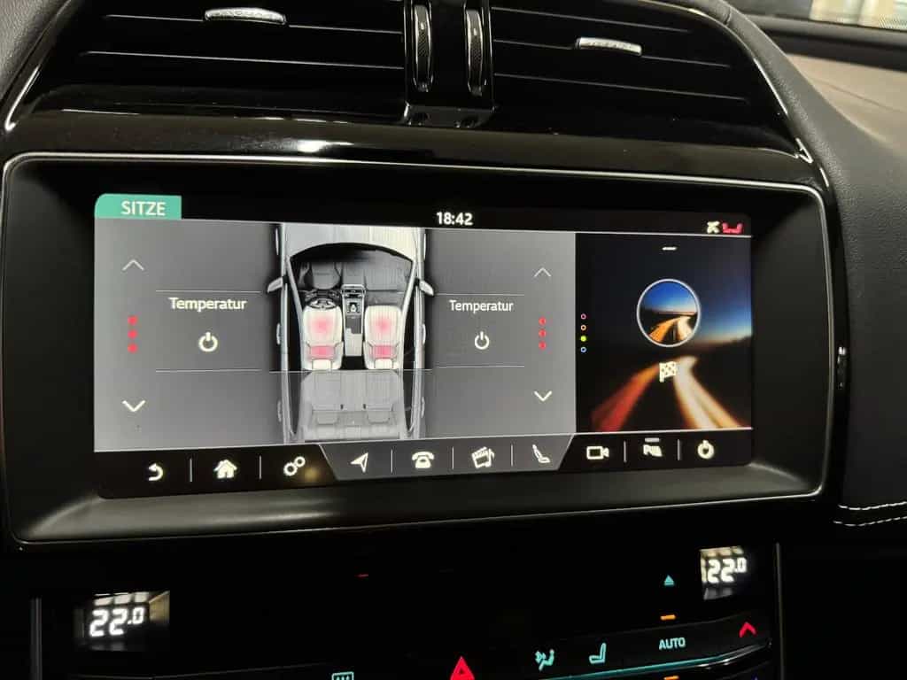 Jaguar XE 2.0 d 8GT LANDMARK R-SPORT BLACK EDITION VOLL 01/2019-photo-45