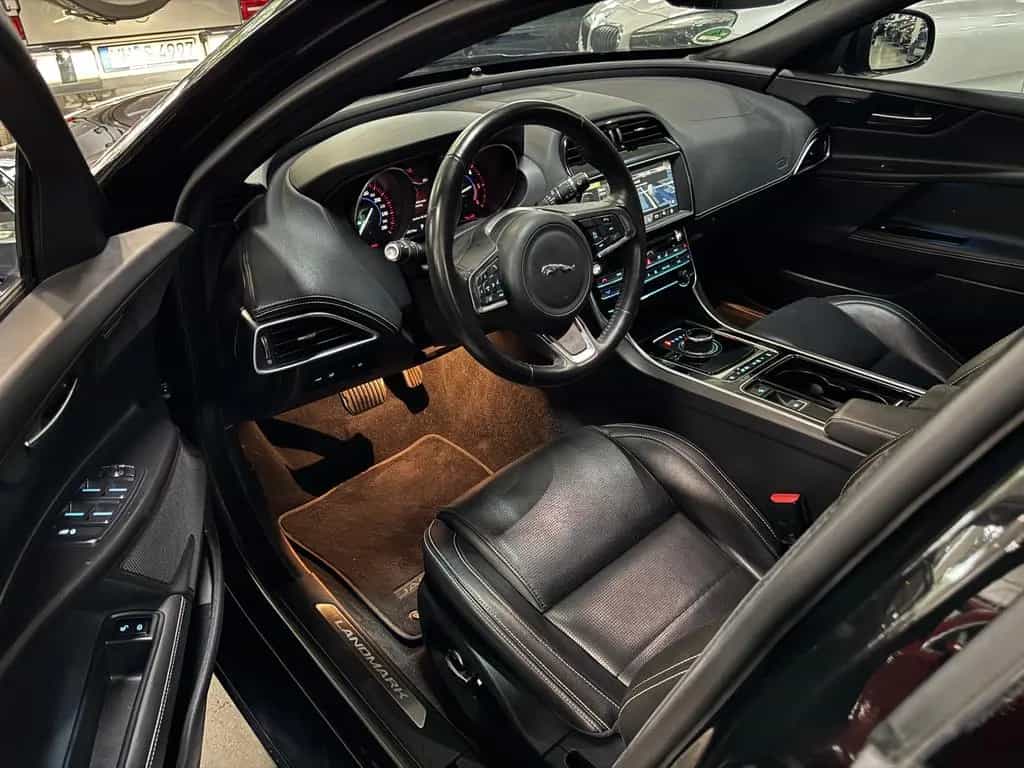 Jaguar XE 2.0 d 8GT LANDMARK R-SPORT BLACK EDITION VOLL 01/2019-photo-9