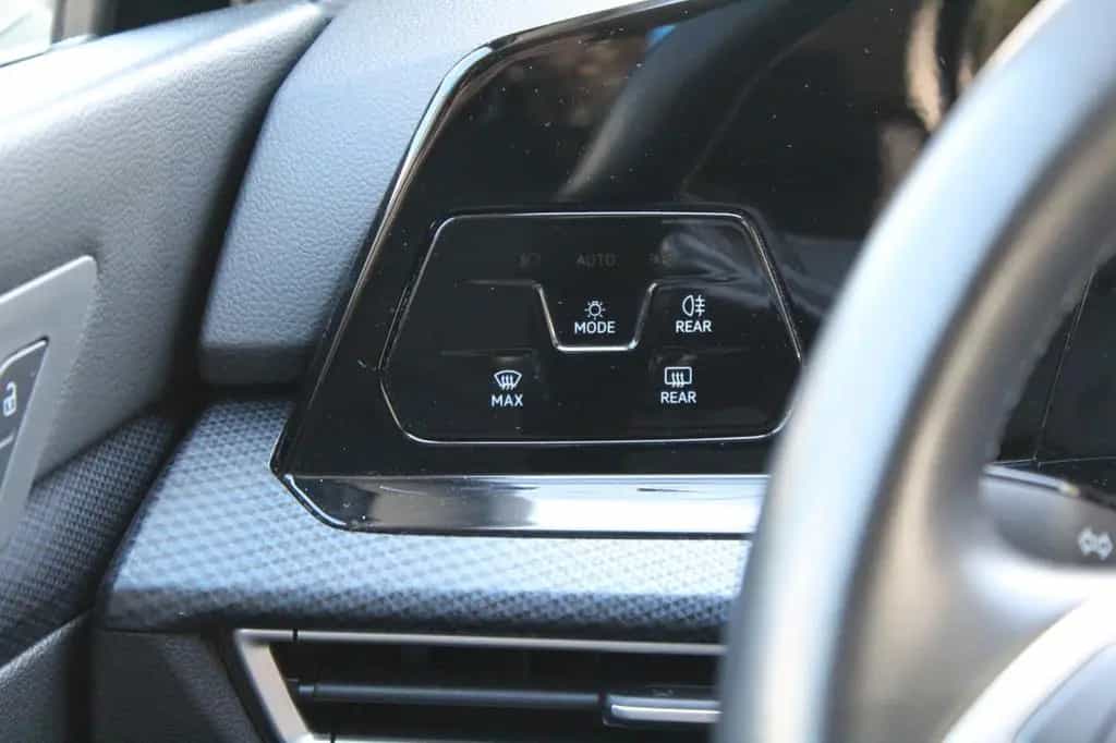 Volkswagen Golf VIII Lim. United*LED*Virtual Cockpit*Navi 06/2021-photo-17