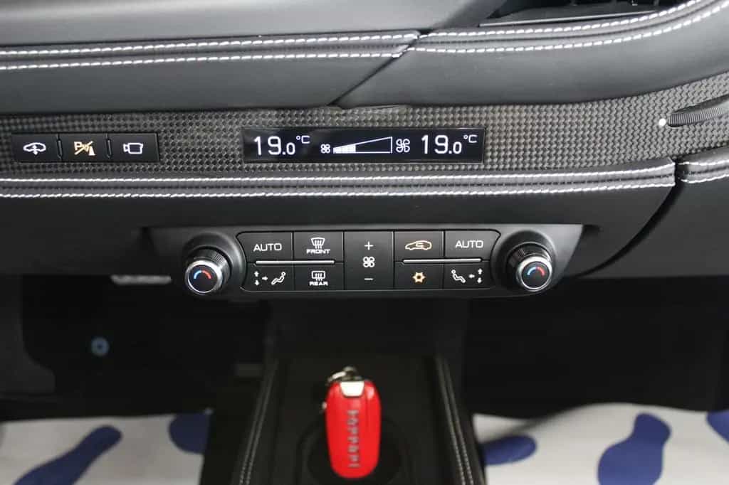 Ferrari F8 Spider*LIFT*RACING SEAT*CARBON*JBL* 05/2023-photo-21