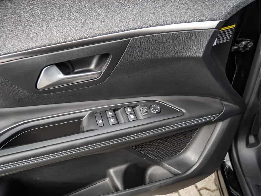Peugeot 3008 1.5 Allure Pack BHDi EAT 8 KAMERA LED NAVI 06/2023-photo-24