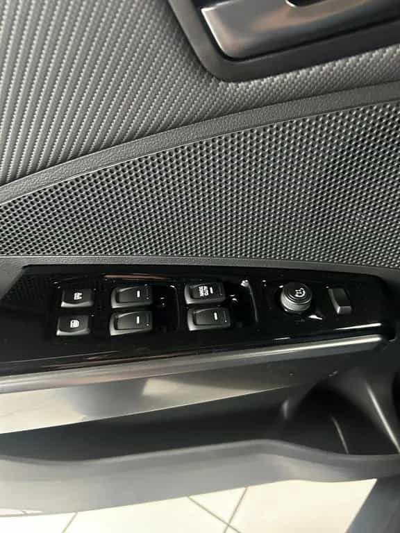 KGM Tivoli 1.5 T-GDI Nomad Automatik null-photo-6