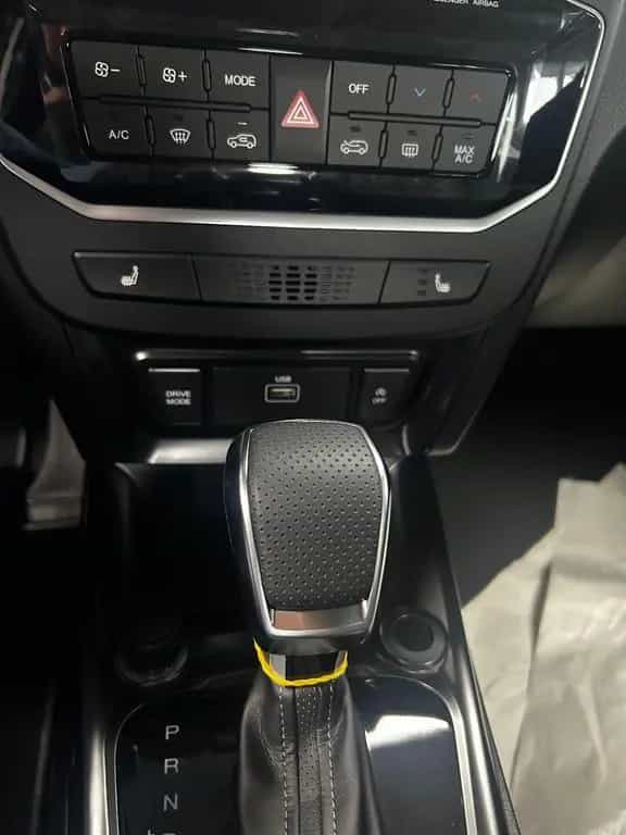 KGM Tivoli 1.5 T-GDI Nomad Automatik null-photo-9