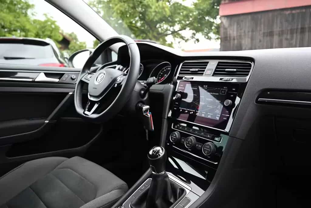 Volkswagen Golf VII Lim. Highline/R-Line/AHK/LED/Alcantara 04/2018-photo-2