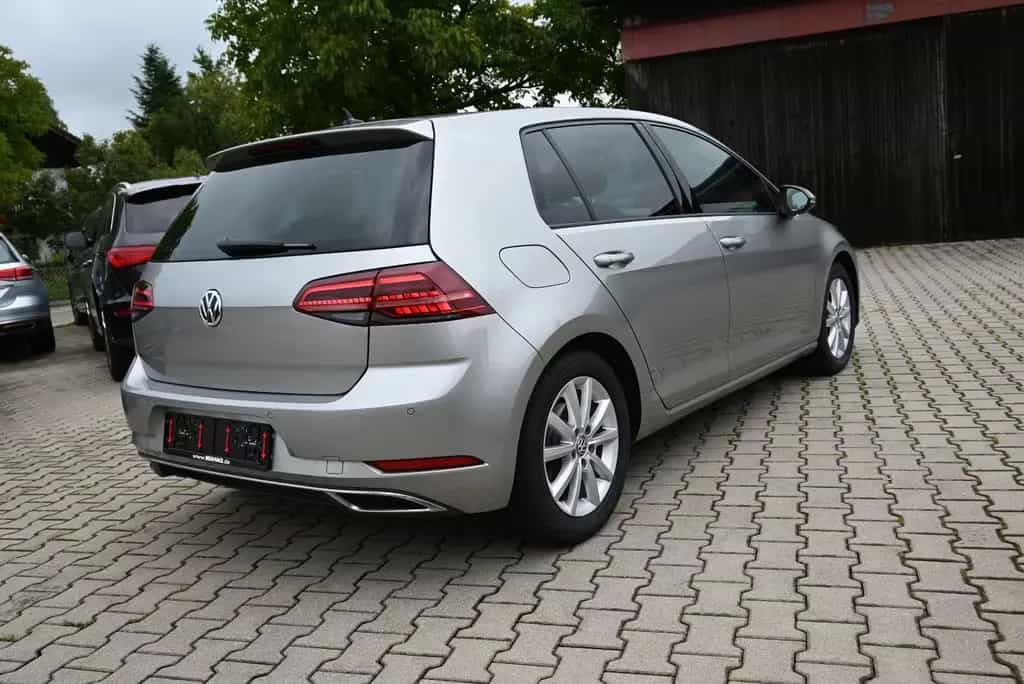 Volkswagen Golf VII Lim. Highline/R-Line/AHK/LED/Alcantara 04/2018-photo-5