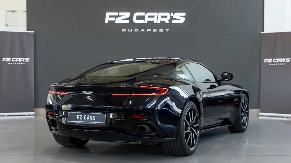 Aston Martin DB11 5.2 V12 03/2017-photo-3