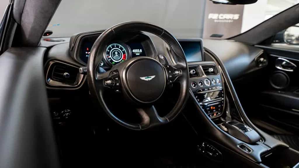 Aston Martin DB11 5.2 V12 03/2017-photo-6