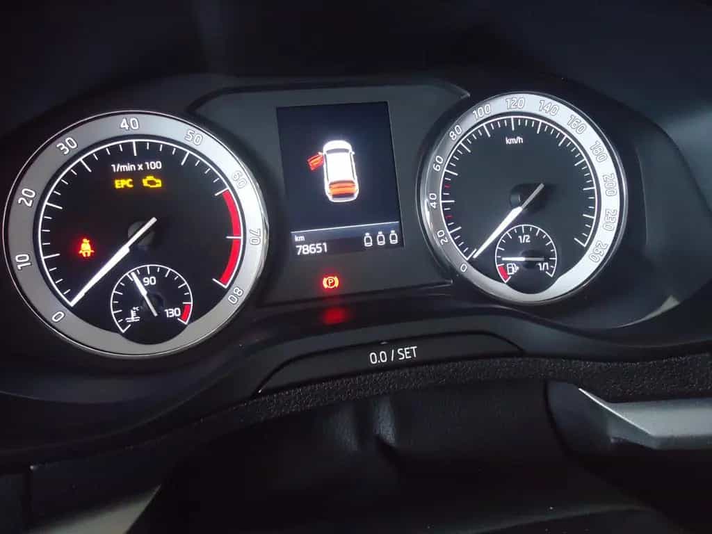Skoda Karoq 1,5 TSI Ambition Plus AHK,SHZ,LED,ALU,NAV 01/2020-photo-12