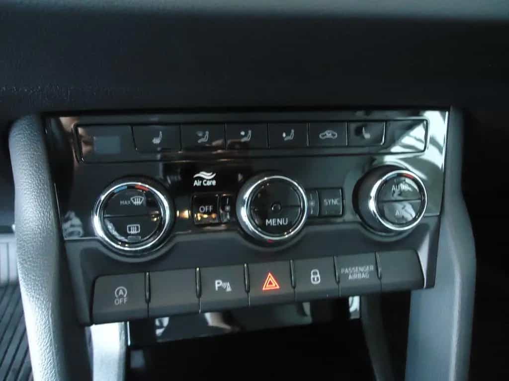 Skoda Karoq 1,5 TSI Ambition Plus AHK,SHZ,LED,ALU,NAV 01/2020-photo-14