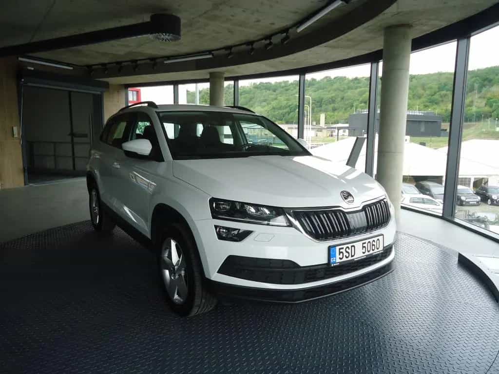 Skoda Karoq 1,5 TSI Ambition Plus AHK,SHZ,LED,ALU,NAV 01/2020-photo-6