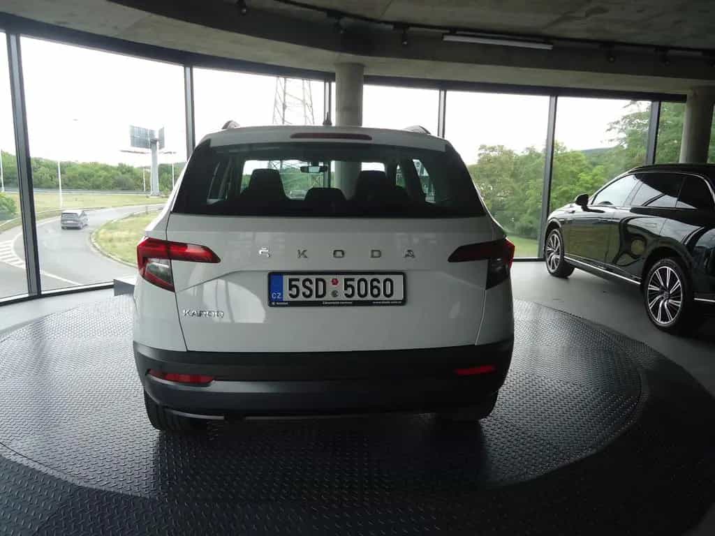 Skoda Karoq 1,5 TSI Ambition Plus AHK,SHZ,LED,ALU,NAV 01/2020-photo-8
