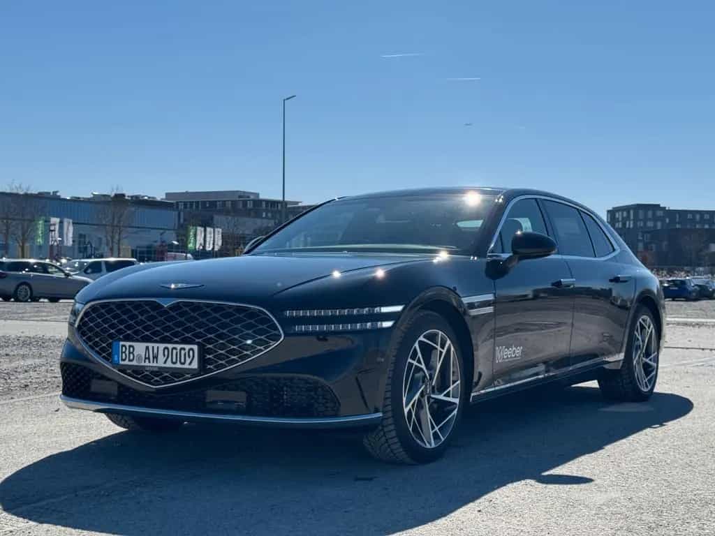 Genesis G90 V6 3.5 Luxury Plus 4 Seater SWB HeadUp LED 4 02/2025-photo-1
