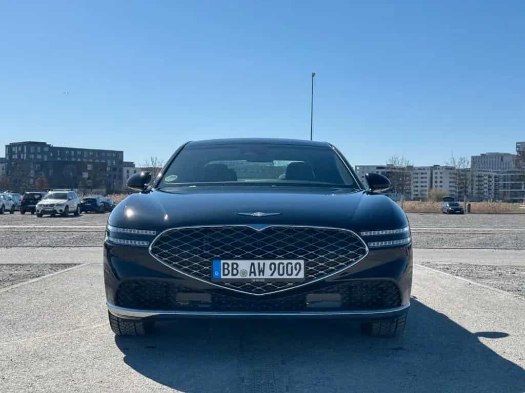 Genesis G90 V6 3.5 Luxury Plus 4 Seater SWB HeadUp LED 4 02/2025-photo-2