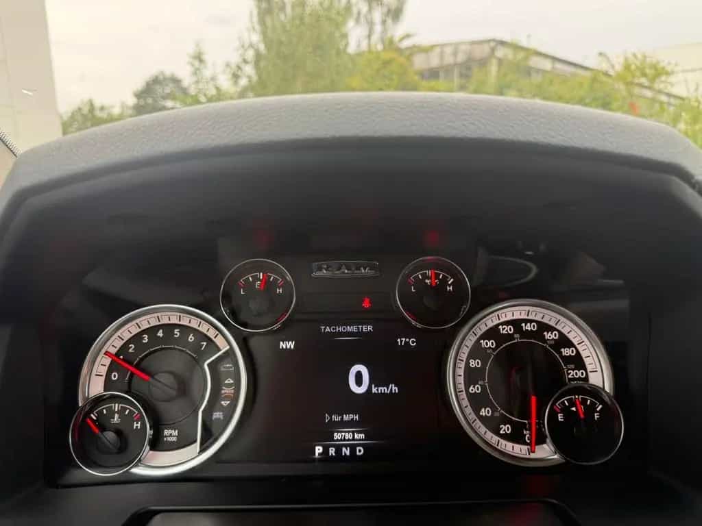 Dodge RAM 4x4 ,5.7 Hemi,Quad CAB, 04/2019-photo-13