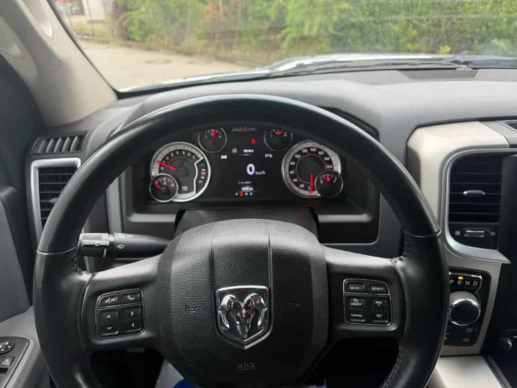 Dodge RAM 4x4 ,5.7 Hemi,Quad CAB, 04/2019-photo-17