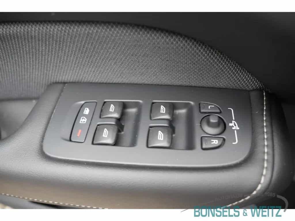 Volvo XC60 Ultimate Dark Diesel EU6d B5 DIESEL AWD ULT 07/2022-photo-12